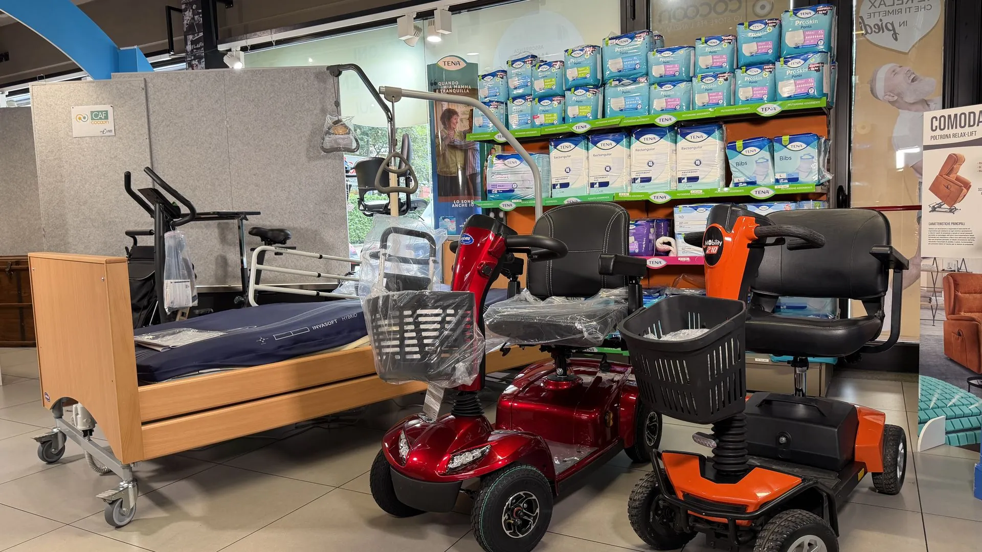 Letto da degenza e scooter elettrici disponibili a noleggio