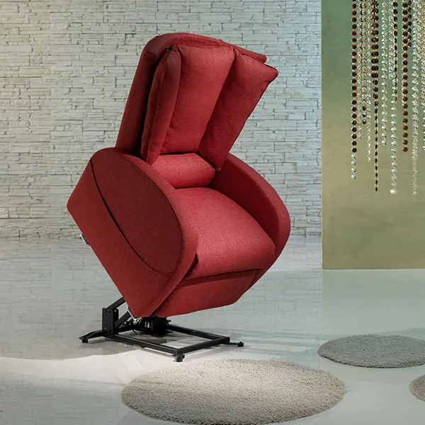 Poltrona relax lift rossa con la funzione lift che solleva la seduta