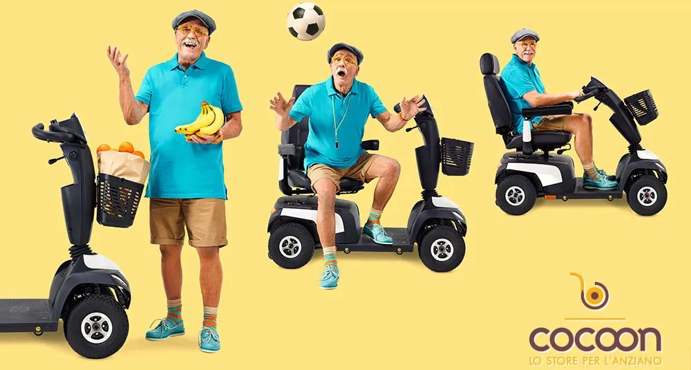 Tre signori anziani sorridenti sui loro scooter elettrici