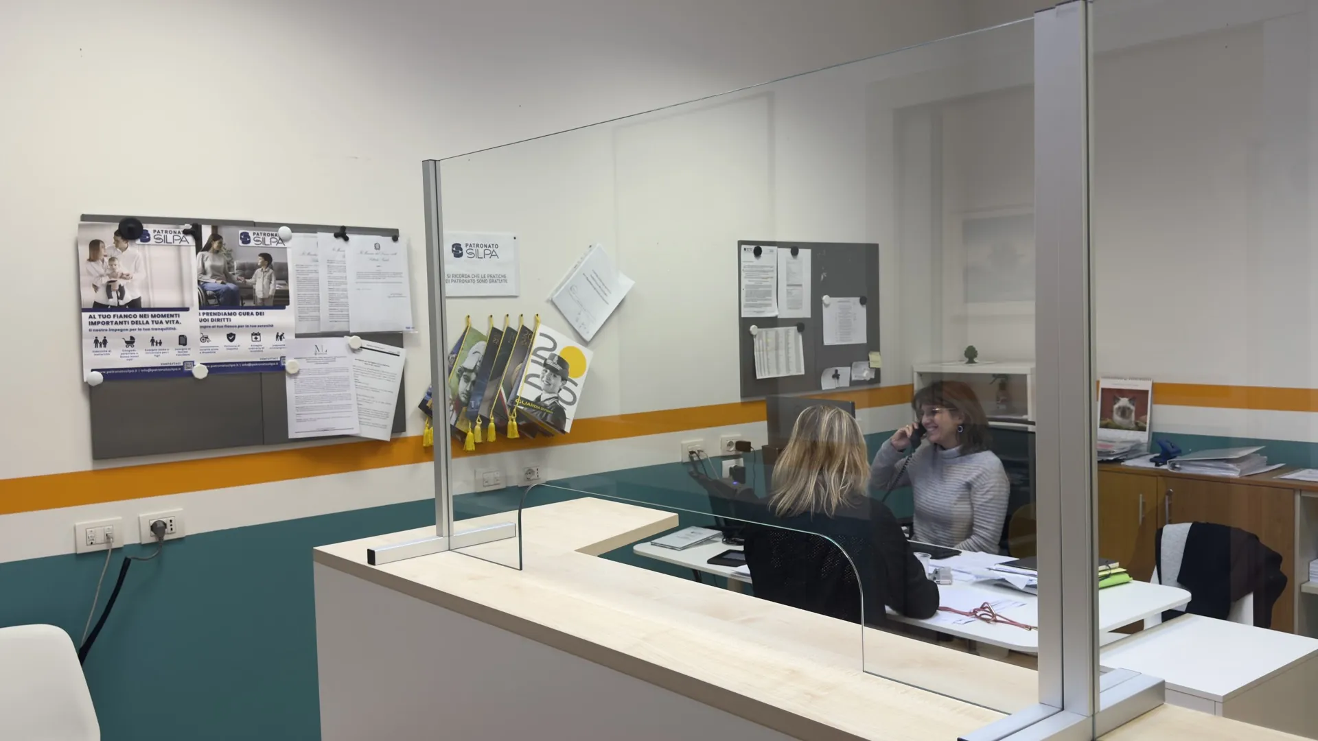 Lo sportello del Patronato SILPA con le operatrici al lavoro