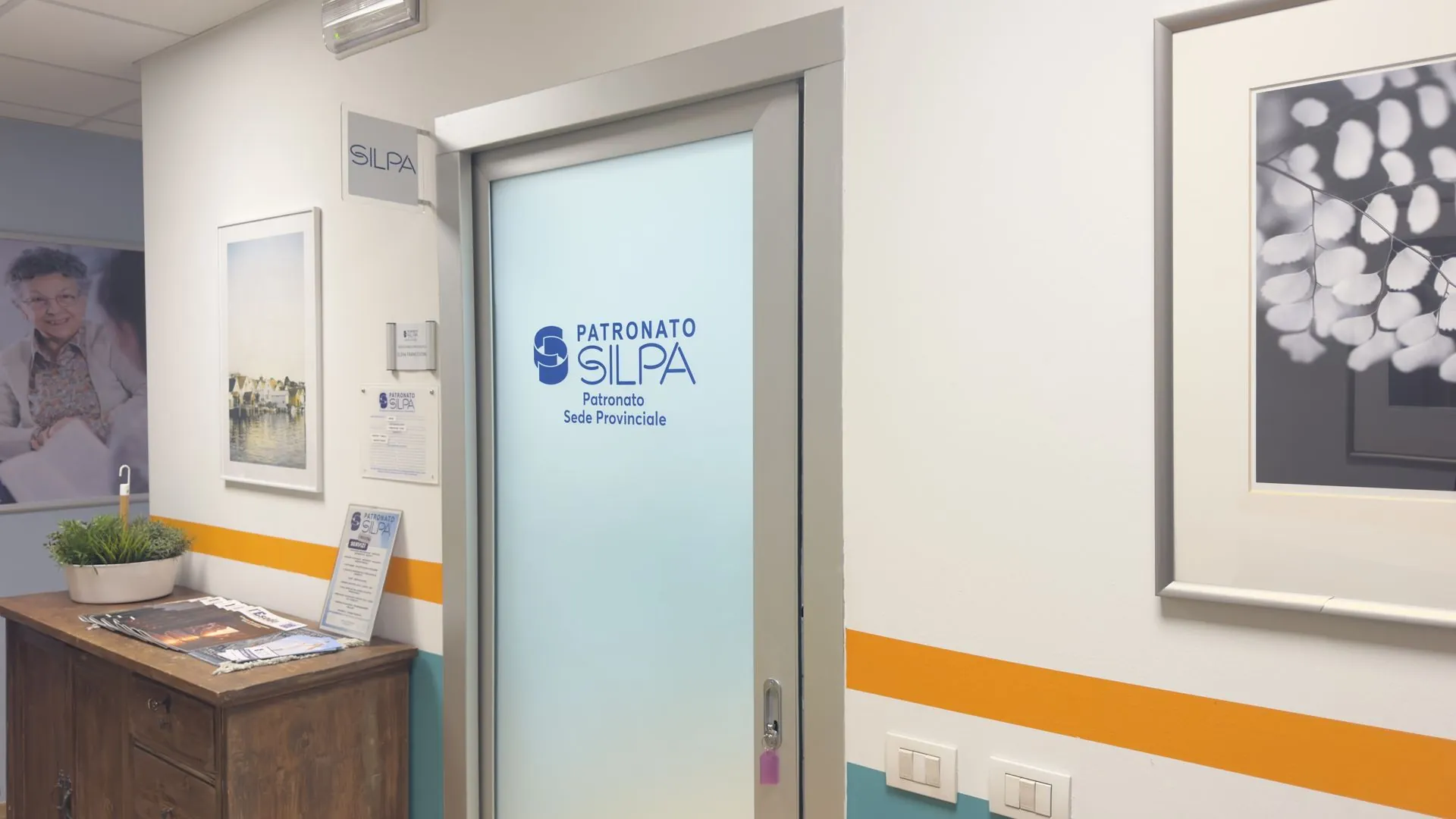 L’ingresso dell’ufficio CAF e Patronato nella sede Cocoon