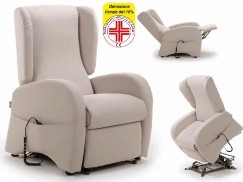 Poltrona relax elevabile in ecopelle, chiusa e sollevata